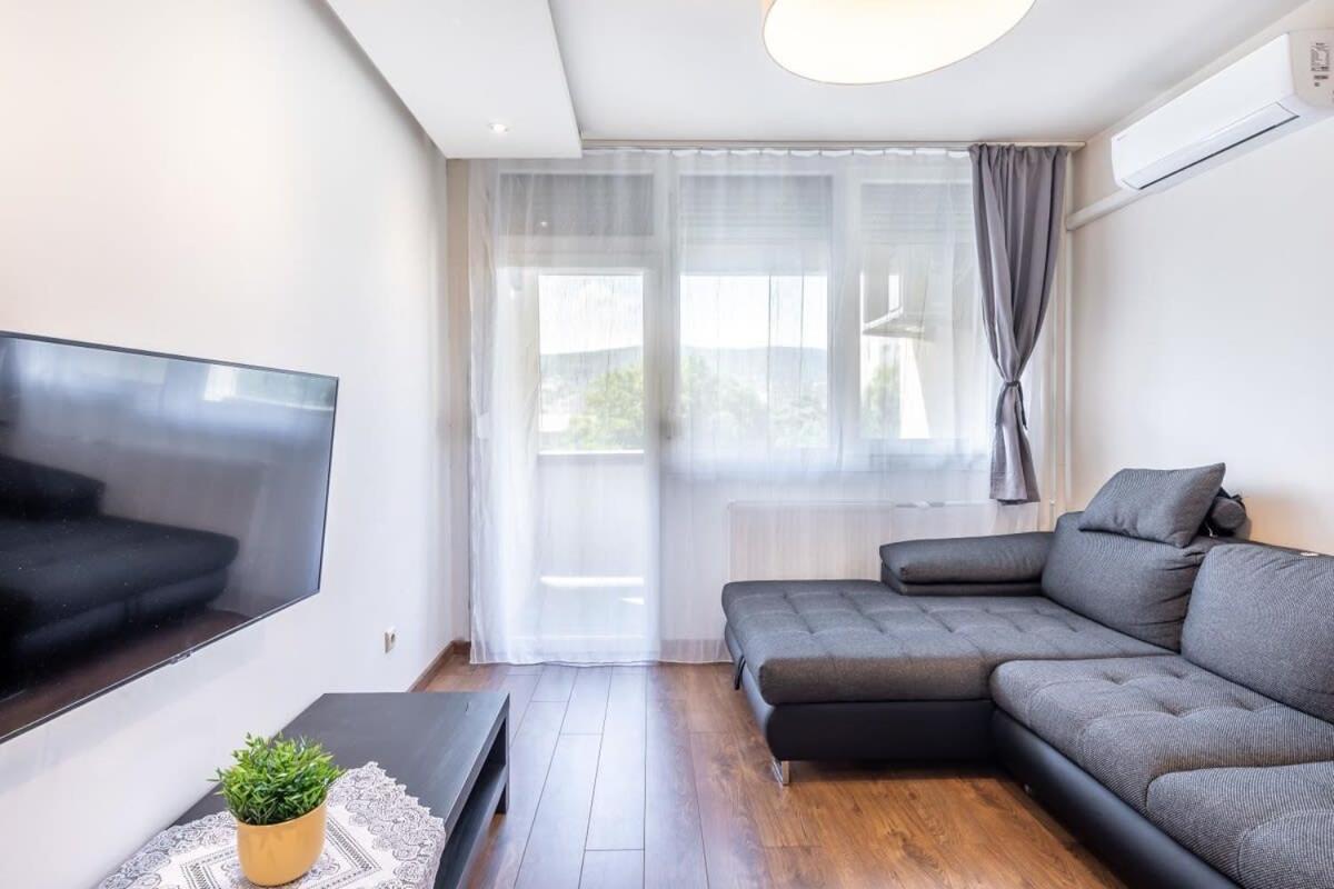 Cozy Quiet Apartment With A Balcony Budapest Eksteriør bilde