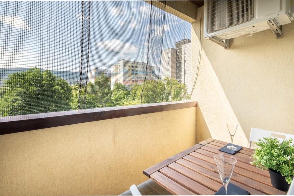 Cozy Quiet Apartment With A Balcony Budapest Eksteriør bilde